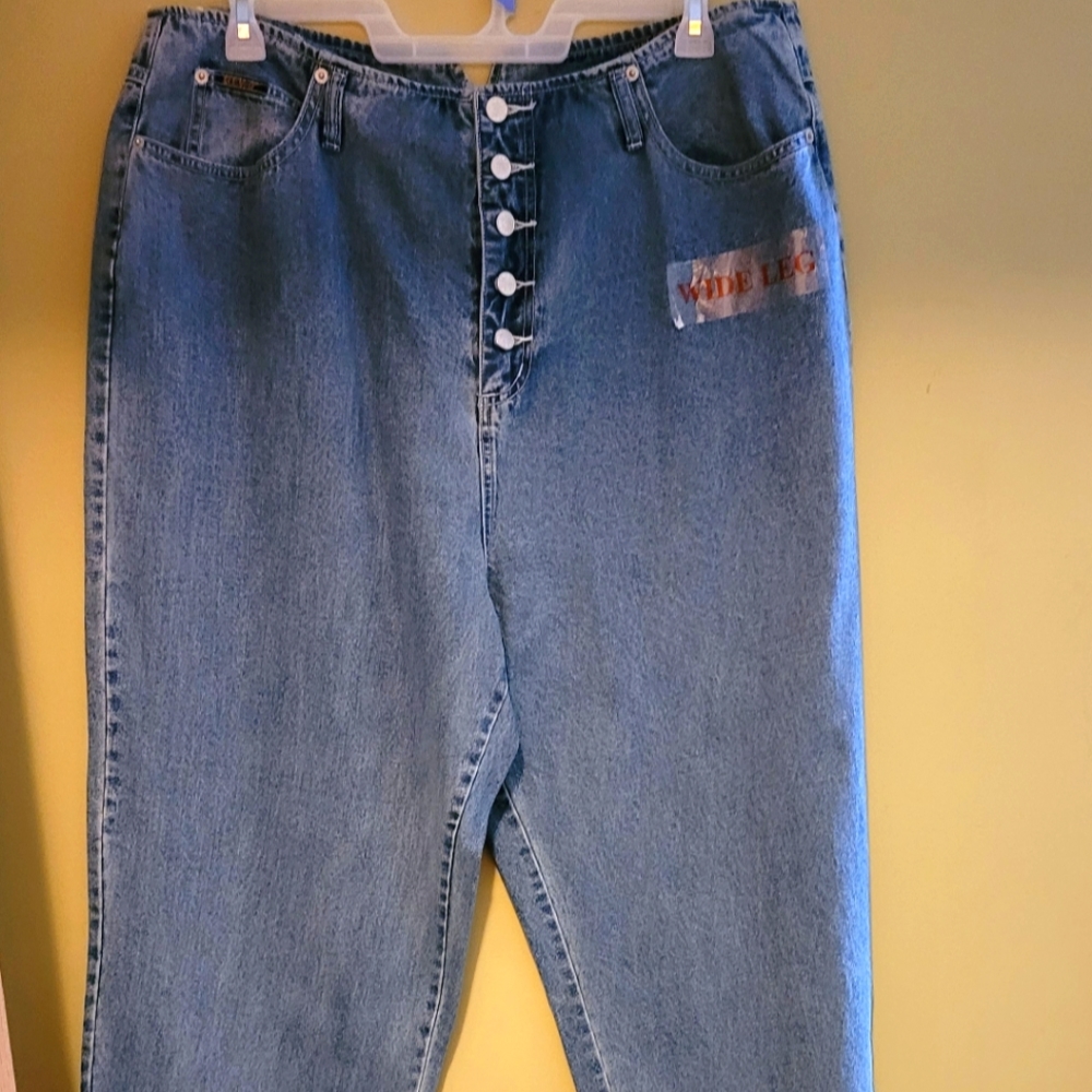 NWT pair of Revolt jeans size 22